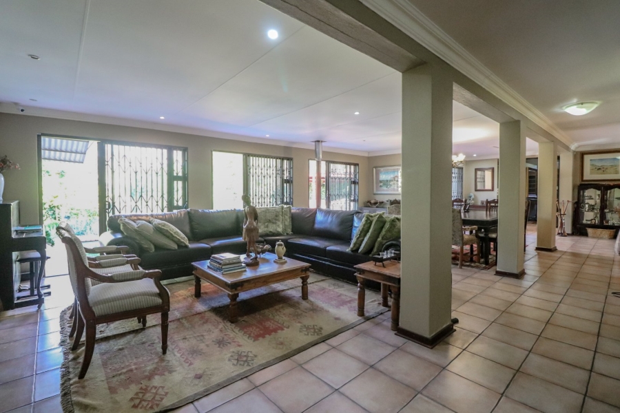 6 Bedroom Property for Sale in Heuwelsig Free State